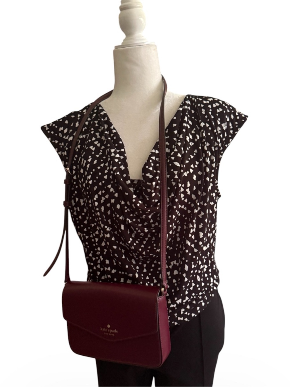 Sleeveless Black & White Printed V-Neck Top